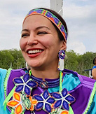 Kelly Chinchilla (Nishkewaasiiga’ed Ikwe) « Femme qui brille seule » photo