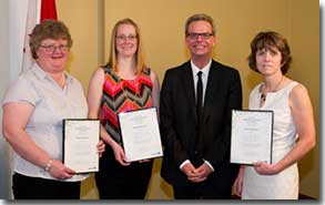 Photo de Mme Angela Bowley, Mme Jacqueline Burrough et Mme Shelley Lowes