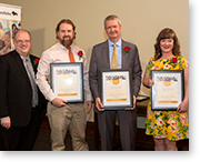 M. Mark Schmidtke, M. Greg Speiser et Mme Tera Woodyard